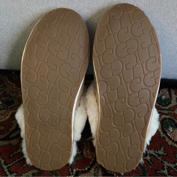 Worn 2x UGG Women’s SCUFFETTE II sz 10 METALLIC SILVER Gorgeous! - Picture 6 of 12